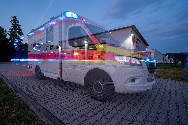 Rettungswagen mit Blaulicht